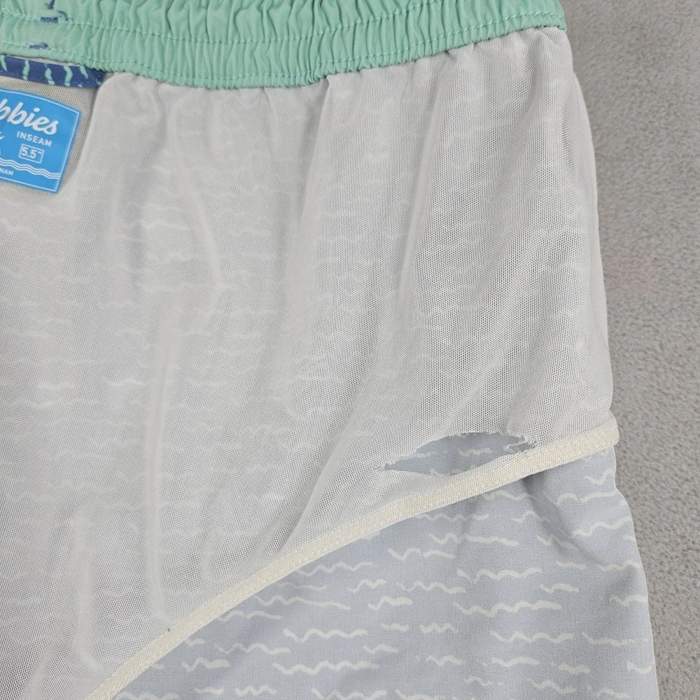 Chubbies Swim Trunks Mens Medium 5.5 Inch Inseam Swim Shorts Mesh Liner FLAW